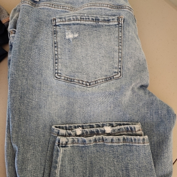 Women's Time & Tru Jeans - Picture 4 of 6